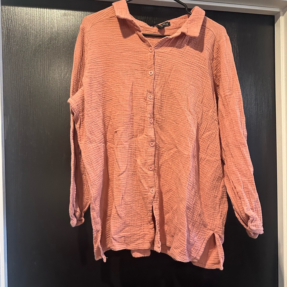 Women's Pink Button-Up Top